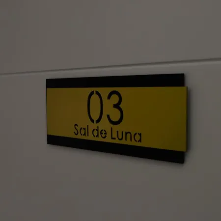 Sal De Luna *